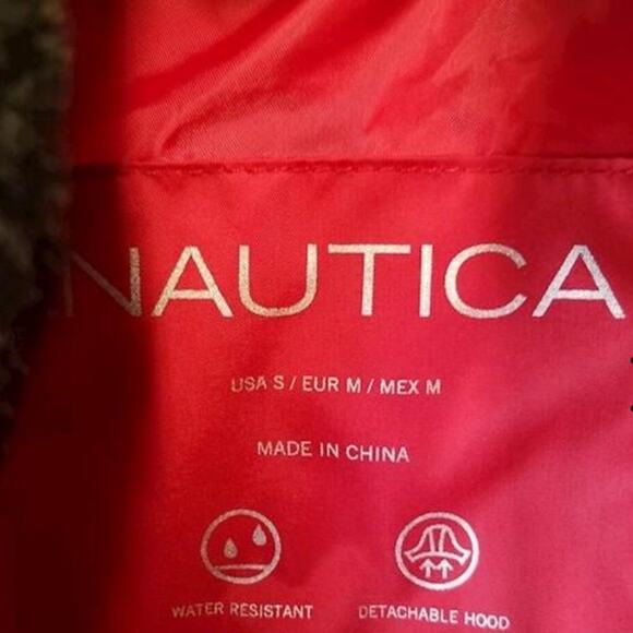 NAUTICA NWT WOMENS PUFFER JACKET.  Size SMALL. - Picture 4 of 11